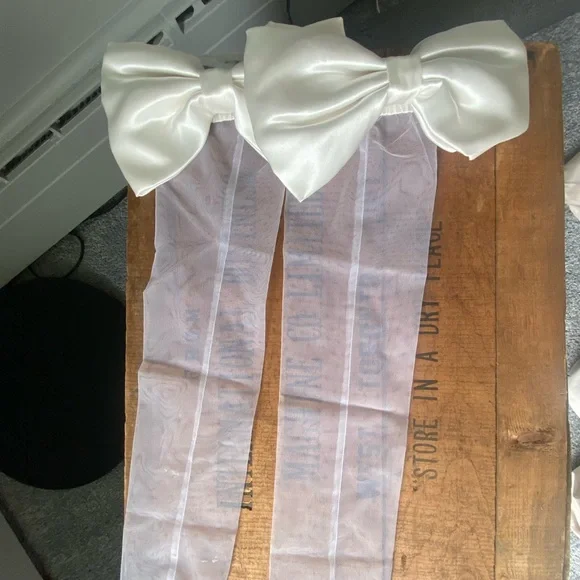 The Bar Bows and Sleeves - Picture 5 of 6